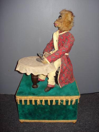 Dining monkey electric window automaton, by the Fife Engineering Company