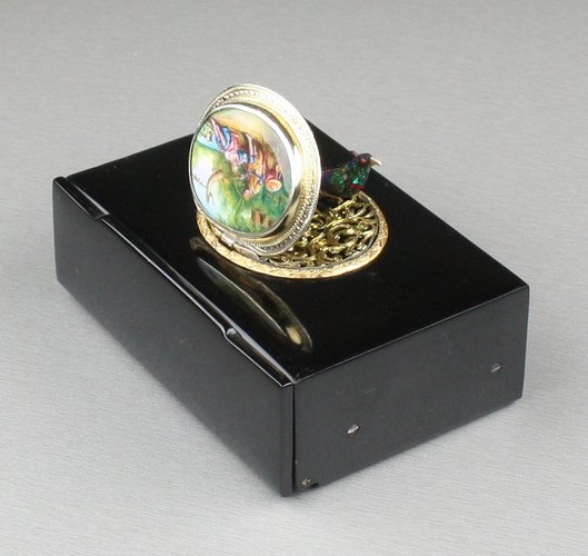 Antique Tortoiseshell and enamel singing bird box, by Bontems 